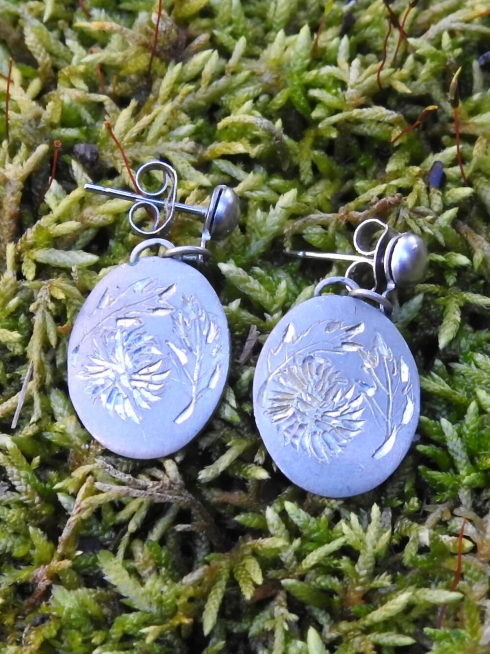 Nobska Craftsman Vintage Engraved Pewter Chrysanthemum Post Earrings